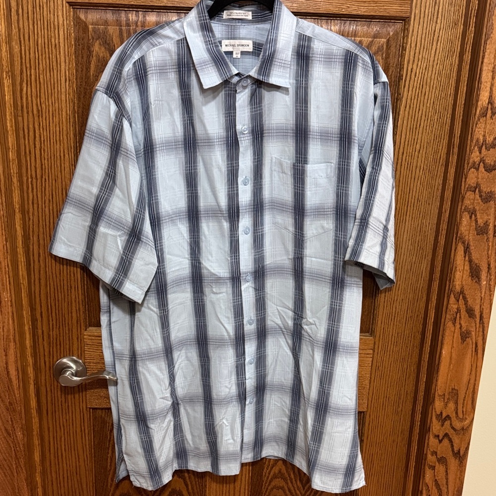 Michael Brandon Light Blue and Navy Plaid Short-Sleeve Button-Down Shirt